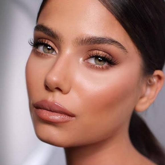 Too Faced Chocolate Bunny Matte Liquid Eyeshadow (Neutral Medium Brown) - Picture 6 of 12